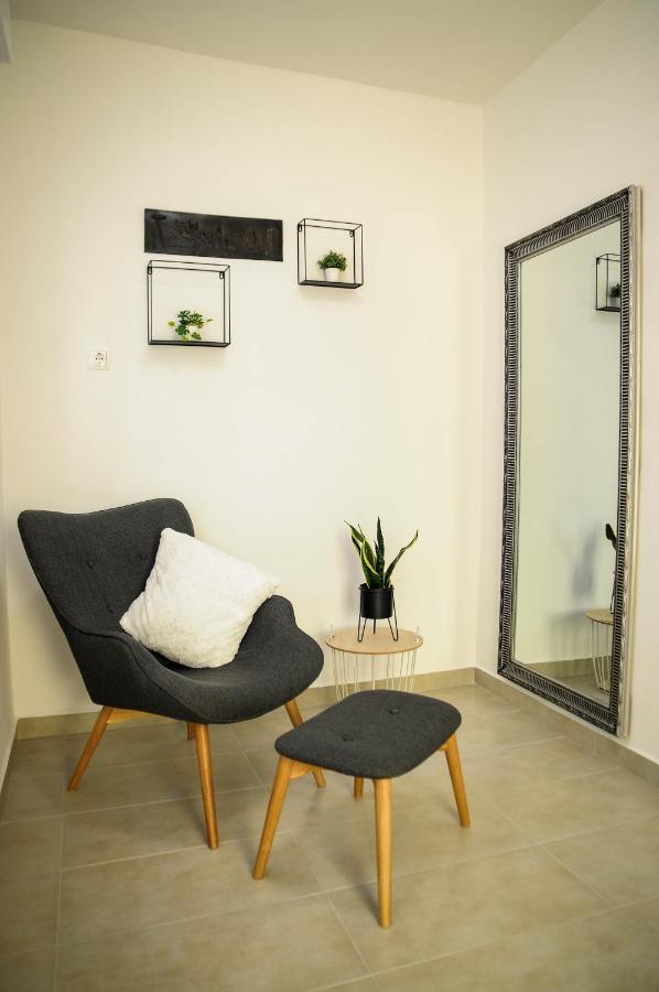 Apartman Gulliver In The Center, 10 Meters From The Sea With Private Parking In Natural Shade Рабац Экстерьер фото