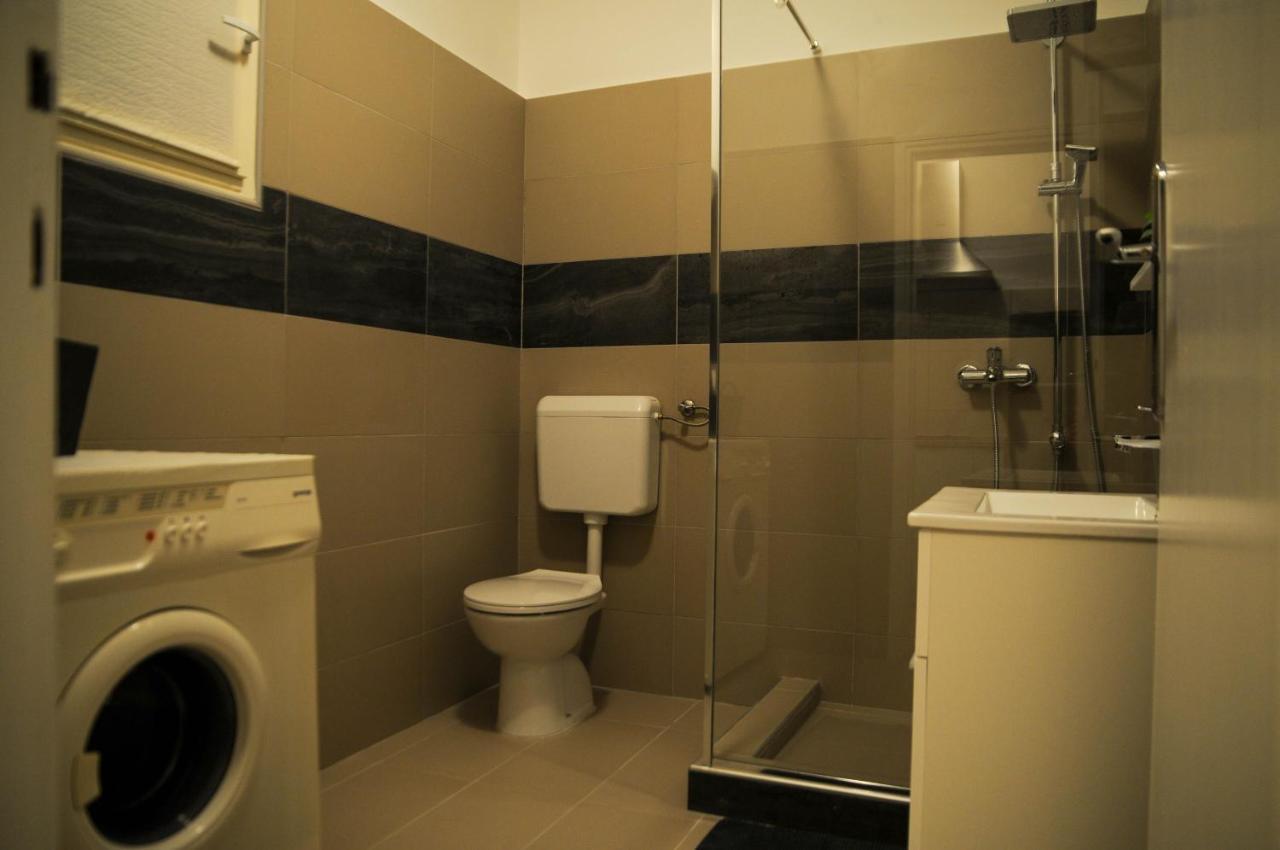 Apartman Gulliver In The Center, 10 Meters From The Sea With Private Parking In Natural Shade Рабац Экстерьер фото